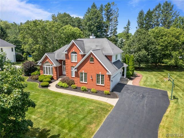 160 Norwood Lane, Orchard Park, NY 14127