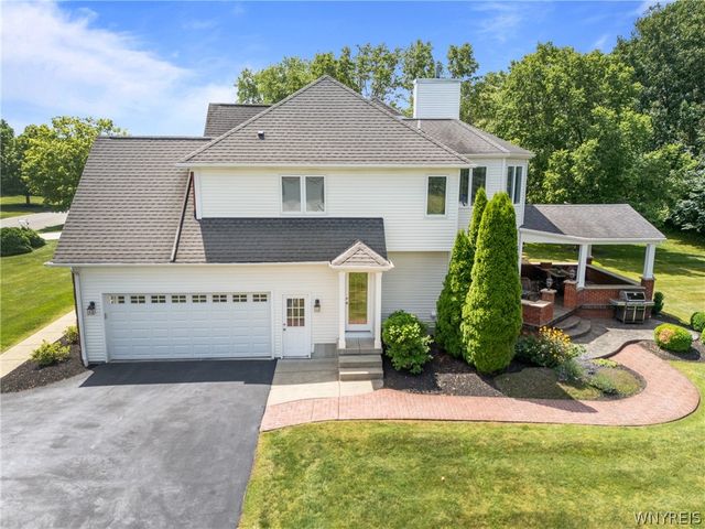 160 Norwood Lane, Orchard Park, NY 14127