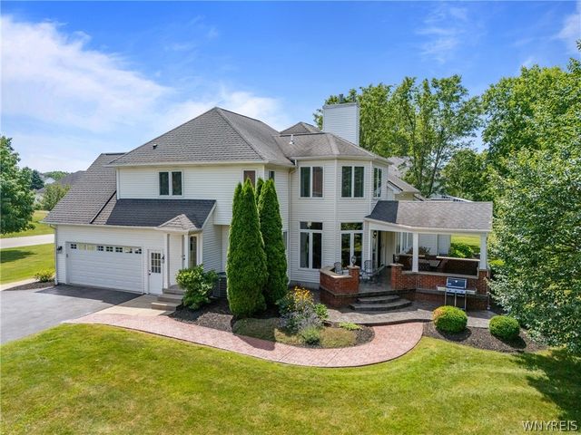 160 Norwood Lane, Orchard Park, NY 14127