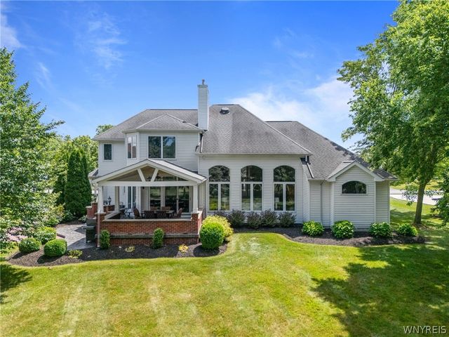 160 Norwood Lane, Orchard Park, NY 14127