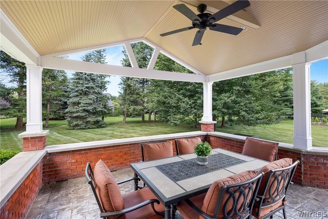 160 Norwood Lane, Orchard Park, NY 14127