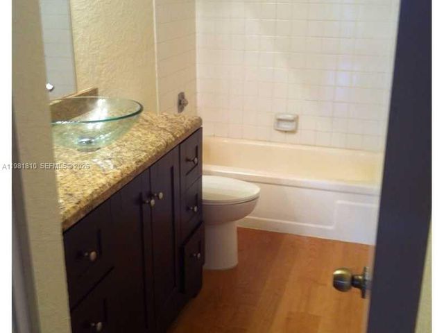 5530 NW 44th Street 411C, Lauderhill, FL 33319