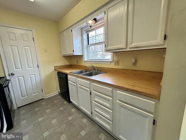 217 MIMOSA AVE, Colonial Beach, VA 22443