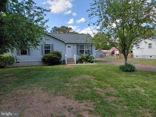 217 MIMOSA AVE, Colonial Beach, VA 22443