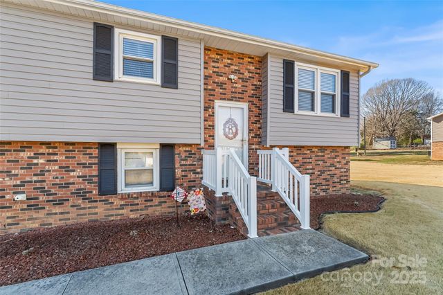 3261 Tolley Street, Claremont, NC 28610