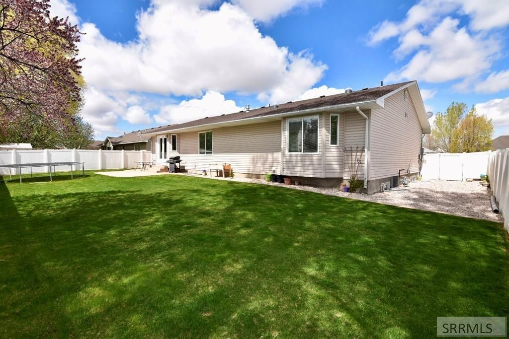 Image 11 of property listing at 2429 Harold Drive, Idaho Falls, ID 83402