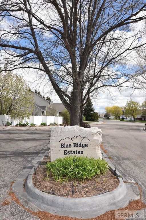 Image 2 of property listing at 2429 Harold Drive, Idaho Falls, ID 83402