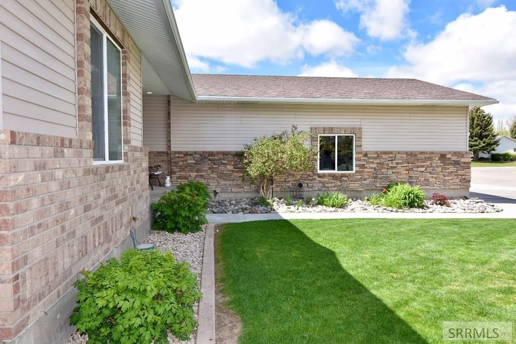 Image 4 of property listing at 2429 Harold Drive, Idaho Falls, ID 83402