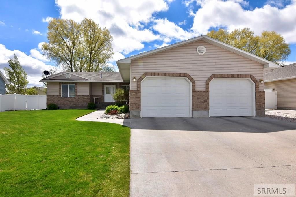 Image 8 of property listing at 2429 Harold Drive, Idaho Falls, ID 83402