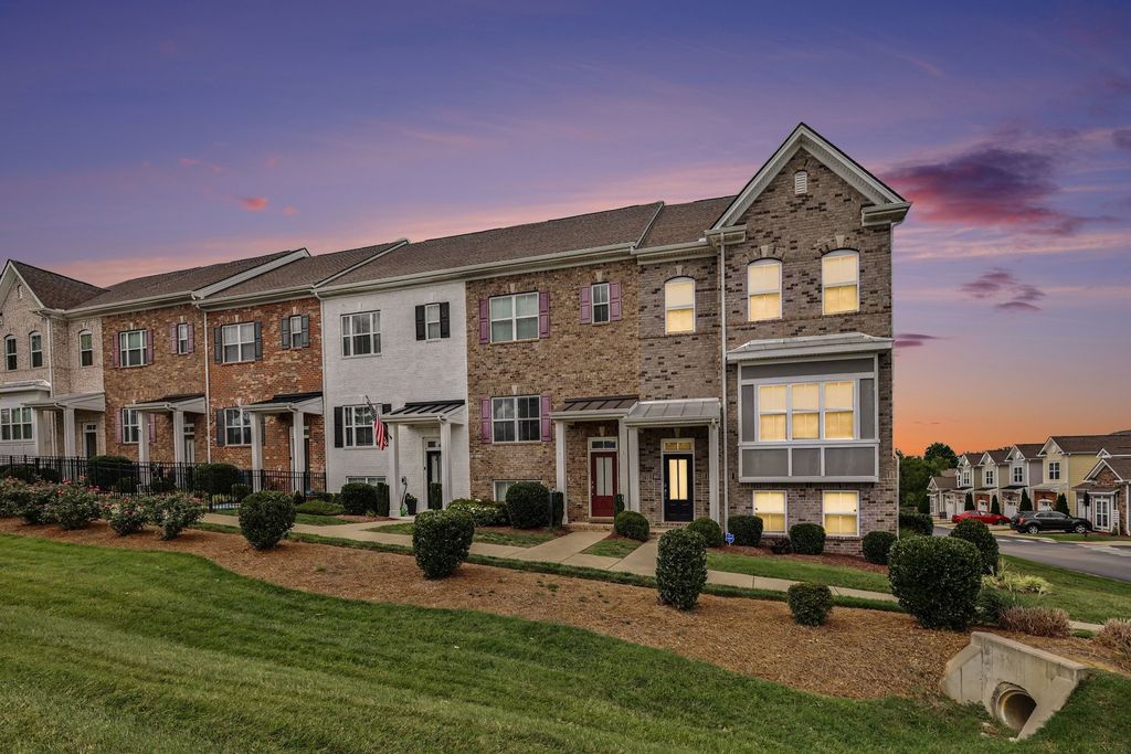 296 Kinsale Dr, Spring Hill, TN 37174