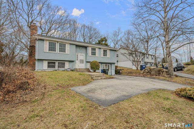 10 Amherst Court, Groton, CT 06355