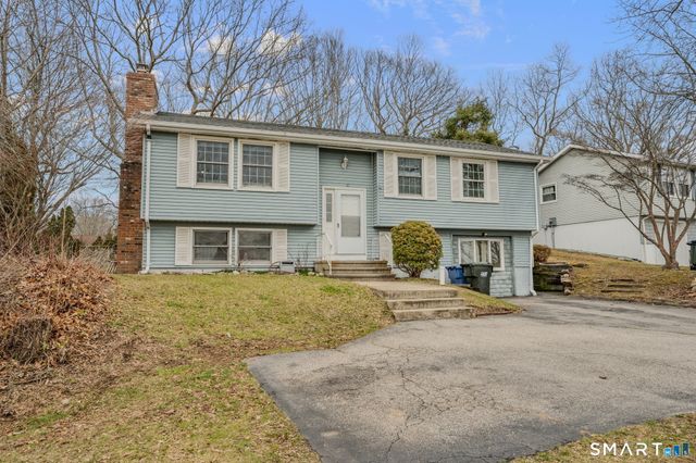 10 Amherst Court, Groton, CT 06355