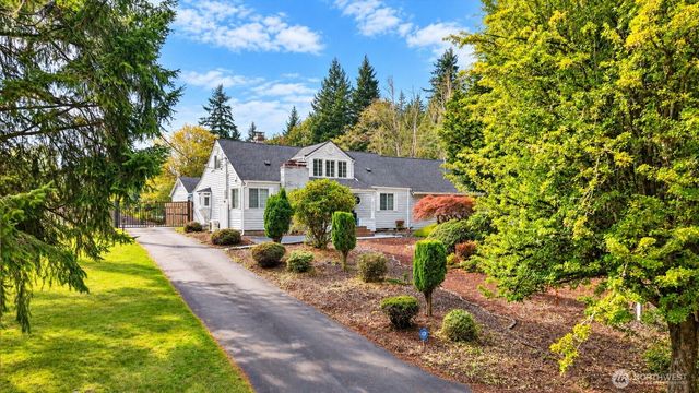 2272 Long Lake Road SE, Port Orchard, WA 98366