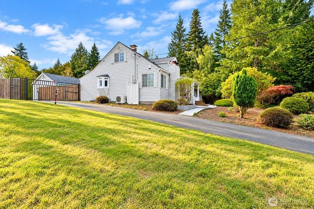 2272 Long Lake Road SE, Port Orchard, WA 98366