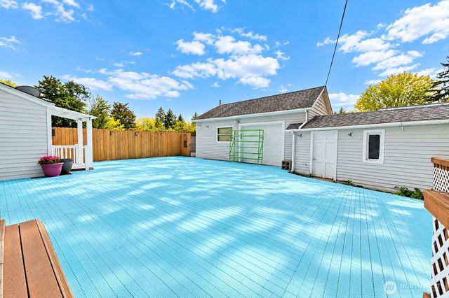 2272 Long Lake Road SE, Port Orchard, WA 98366
