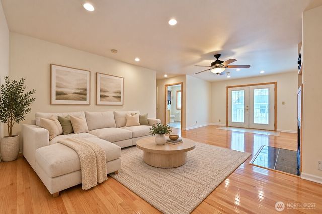 2272 Long Lake Road SE, Port Orchard, WA 98366
