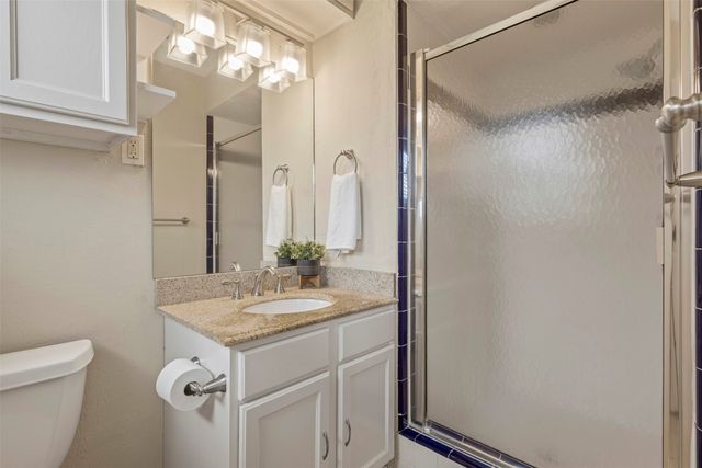 9209 Boundbrook Avenue, Dallas, TX 75243