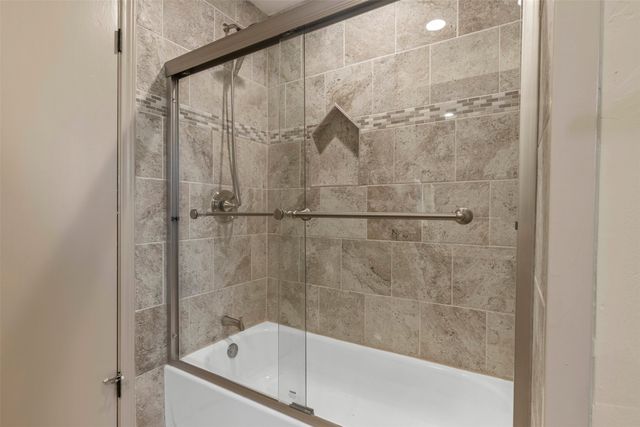 9209 Boundbrook Avenue, Dallas, TX 75243