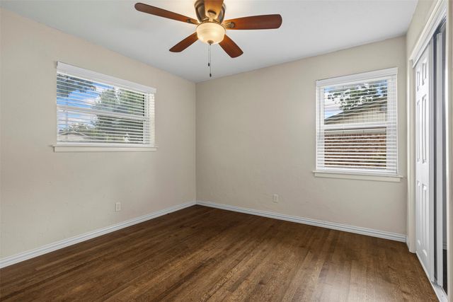 9209 Boundbrook Avenue, Dallas, TX 75243