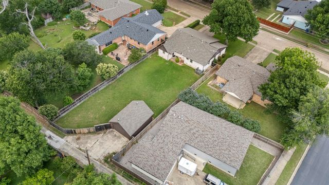 9209 Boundbrook Avenue, Dallas, TX 75243