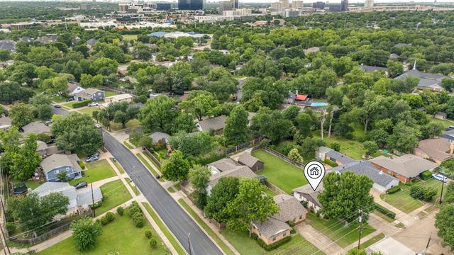 9209 Boundbrook Avenue, Dallas, TX 75243