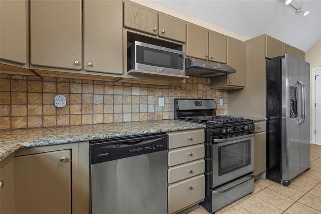 9209 Boundbrook Avenue, Dallas, TX 75243