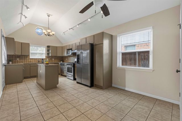 9209 Boundbrook Avenue, Dallas, TX 75243