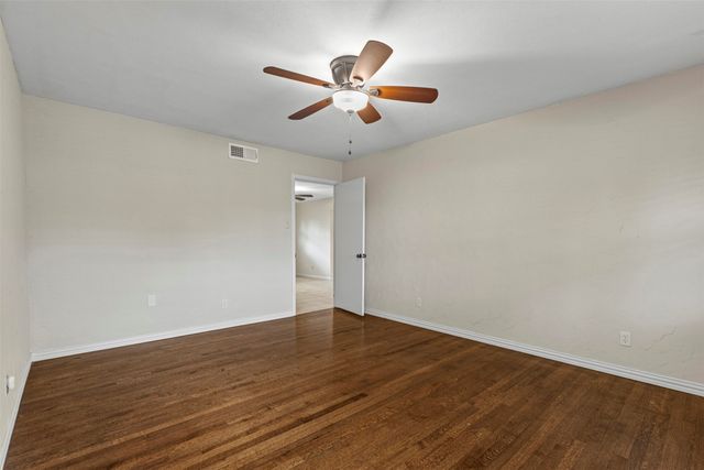 9209 Boundbrook Avenue, Dallas, TX 75243