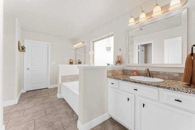 6918 Yellow Rose Ct, Midland, TX 79705