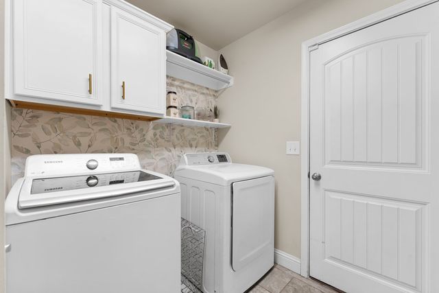 6918 Yellow Rose Ct, Midland, TX 79705