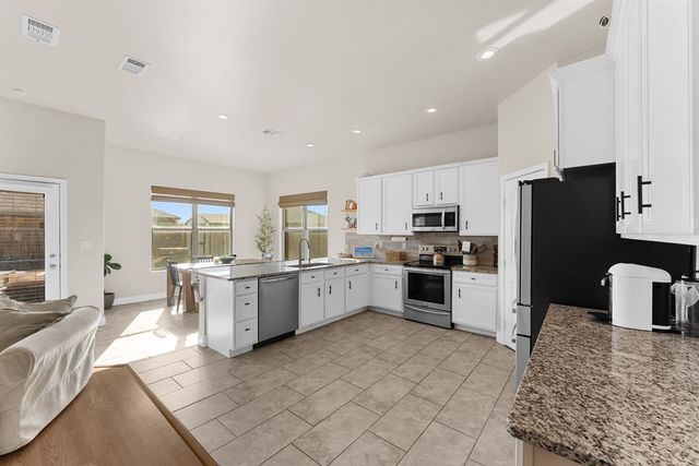 6918 Yellow Rose Ct, Midland, TX 79705