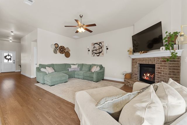 6918 Yellow Rose Ct, Midland, TX 79705