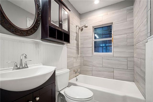 111 Esplanade Avenue, Mobile, AL 36606