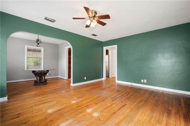 111 Esplanade Avenue, Mobile, AL 36606