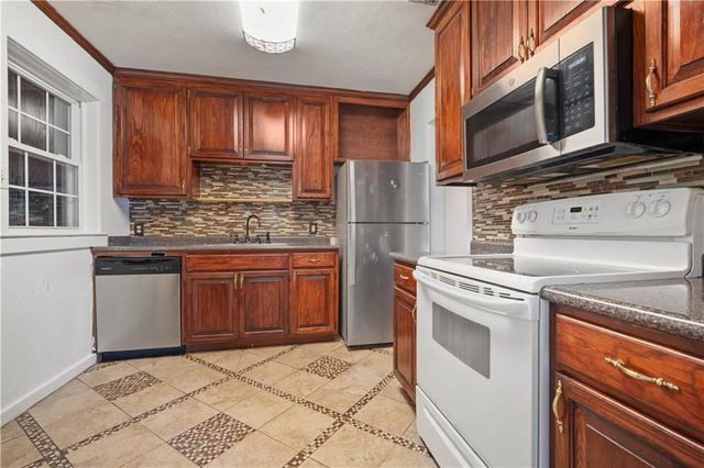 111 Esplanade Avenue, Mobile, AL 36606