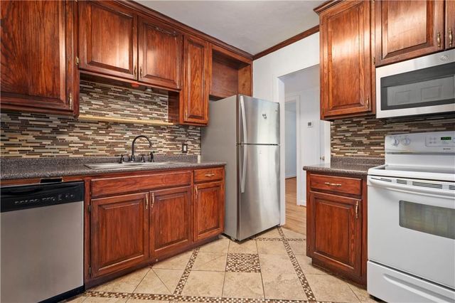 111 Esplanade Avenue, Mobile, AL 36606