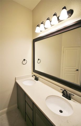 1532 Reagan Avenue, Waxahachie, TX 75165