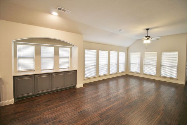 1532 Reagan Avenue, Waxahachie, TX 75165