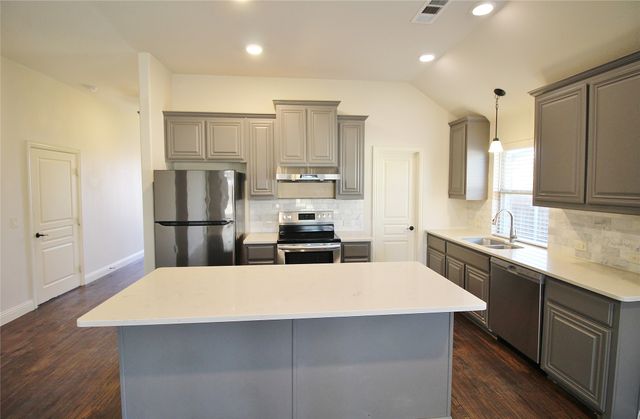 1532 Reagan Avenue, Waxahachie, TX 75165