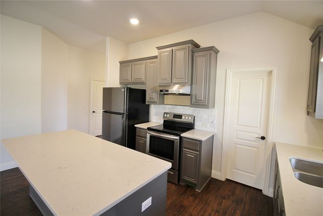 1532 Reagan Avenue, Waxahachie, TX 75165