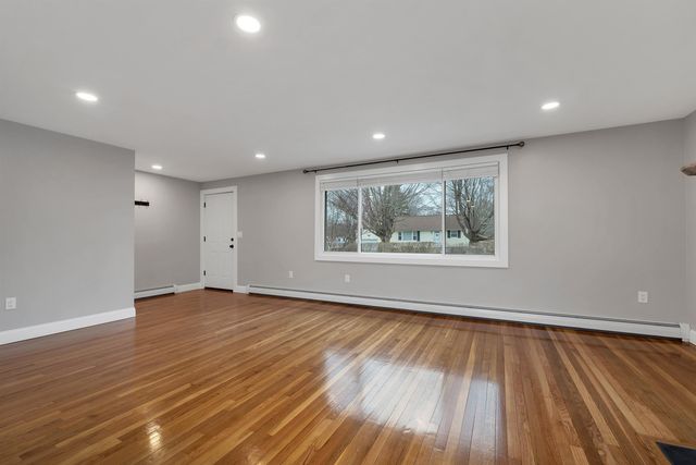 17 Winchester Street, Portsmouth, NH 03801