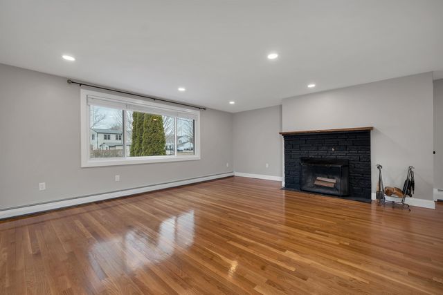 17 Winchester Street, Portsmouth, NH 03801