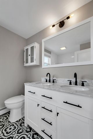 17 Winchester Street, Portsmouth, NH 03801