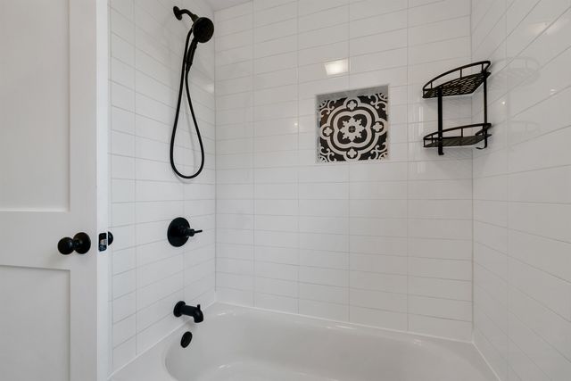 17 Winchester Street, Portsmouth, NH 03801