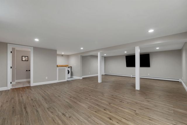 17 Winchester Street, Portsmouth, NH 03801