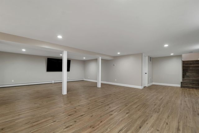 17 Winchester Street, Portsmouth, NH 03801