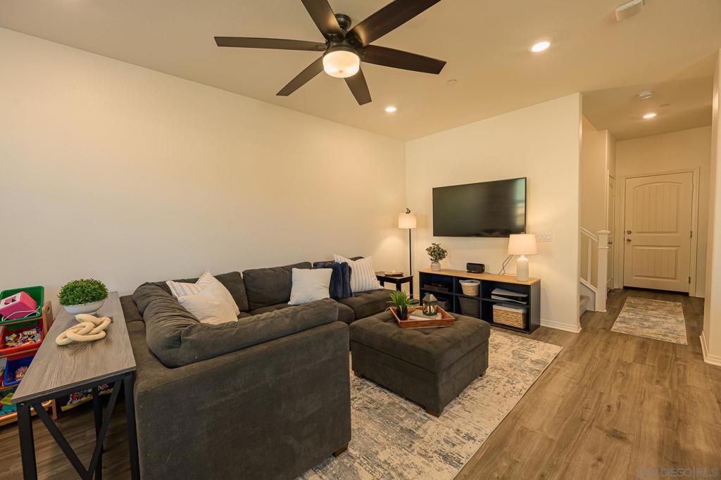 41973 Rondo St 1203, Murrieta, CA 92562 — photo 3