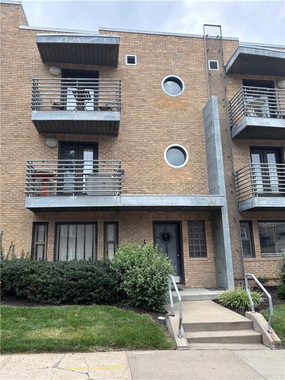 4528 N Broadway Boulevard 1N, Kansas City, MO 64111