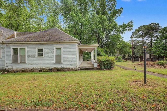 790 COLONIAL RD, Memphis, TN 38117