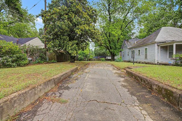 790 COLONIAL RD, Memphis, TN 38117
